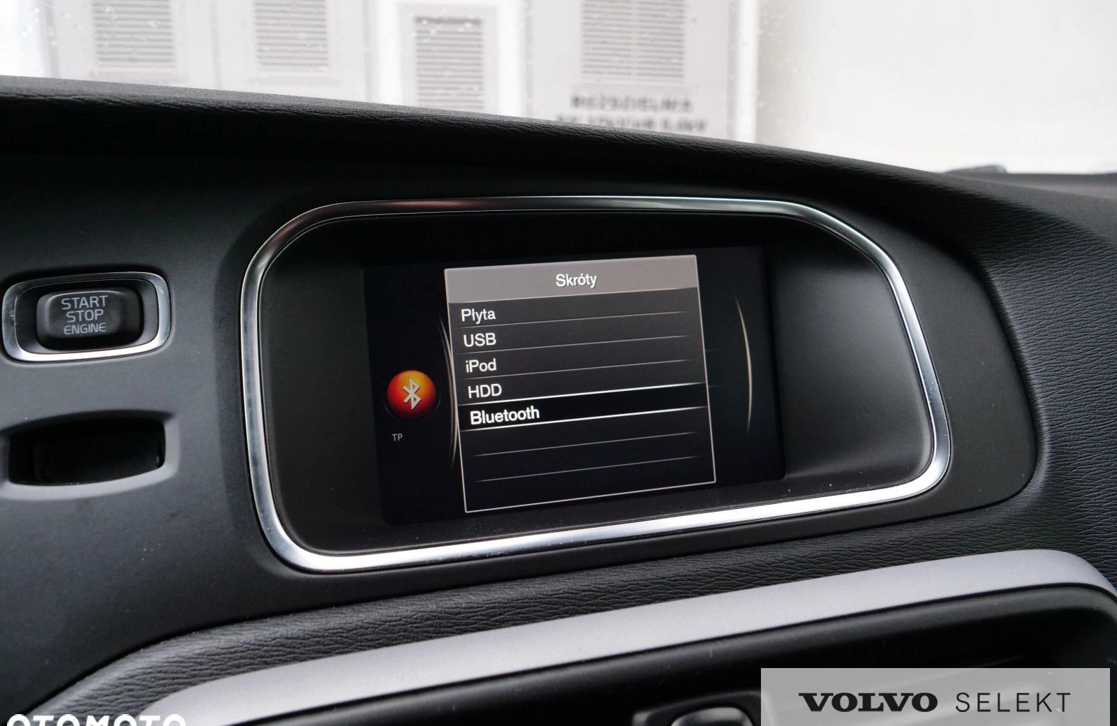 Volvo V40 cena 79900 przebieg: 63687, rok produkcji 2019 z Dukla małe 631